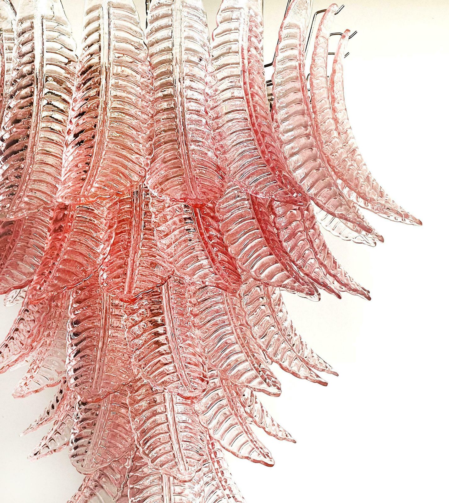 photo furniture Huge Italian Murano Pink Felci Glass Chandelier   75 Glasses