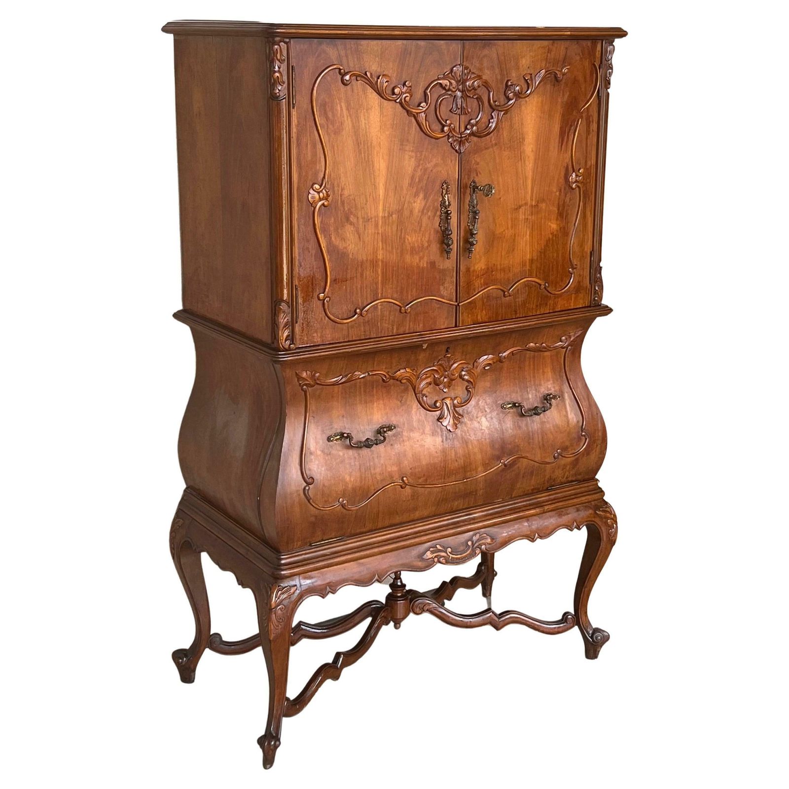 Cabinet bar espagnol Mid-Century Modern en bois de noyer et miroir, années 1940