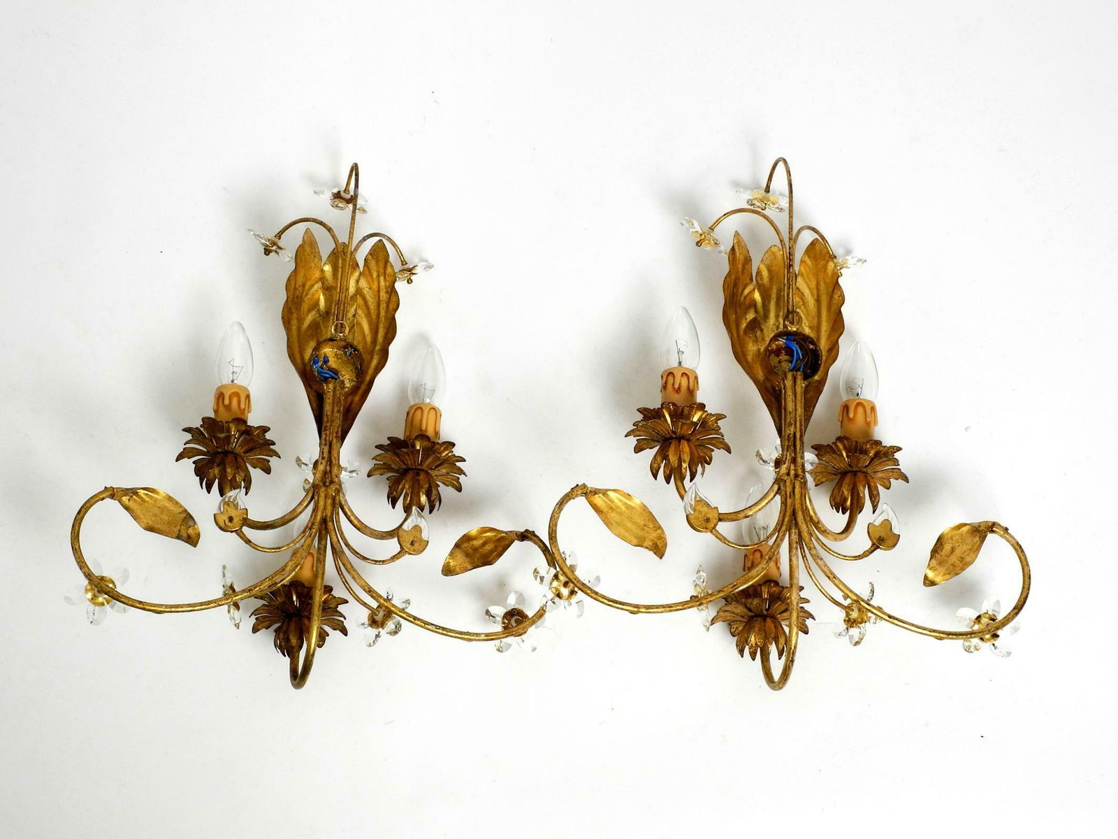 Pair Of Elegant Gold Plated Italian 1980's Floral Regency Murano Glass Sconces photo vintage