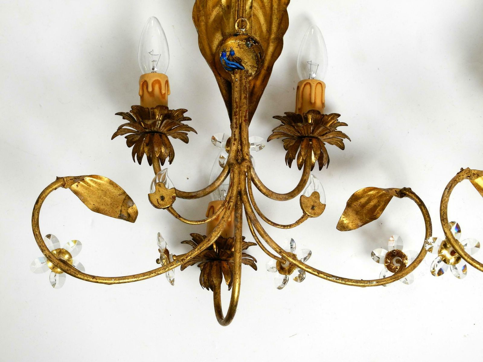 photo vinterior Pair Of Elegant Gold Plated Italian 1980's Floral Regency Murano Glass Sconces