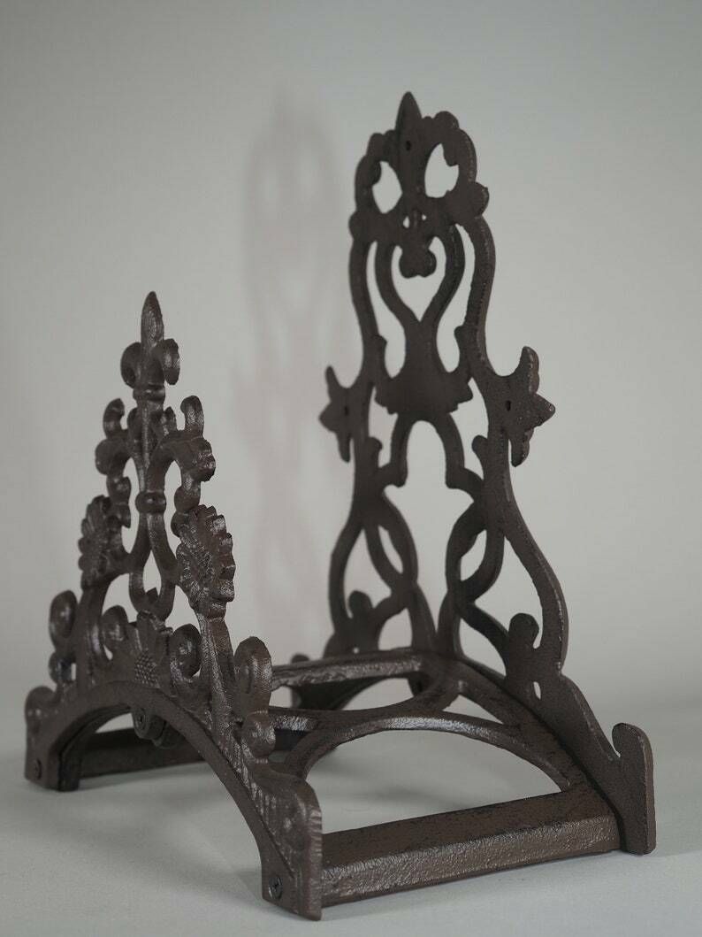 Garden Hose Holder Wall Mounted Lily Cast Iron Wall Mounted Antique Style Hose Holder photo 150.0