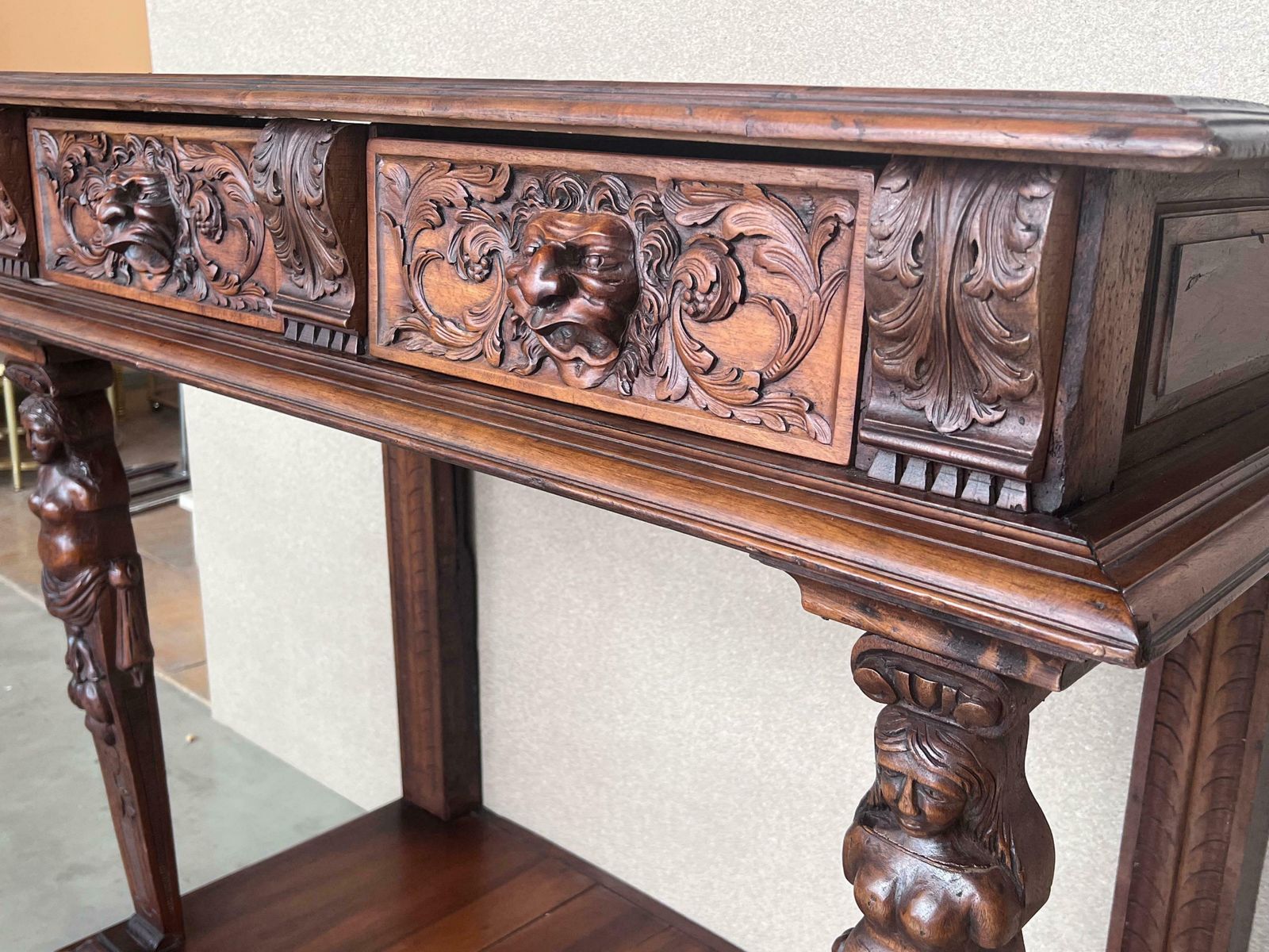 photo for sale Console sculptée de style Renaissance, plateau en marbre beige, XIXe siècle