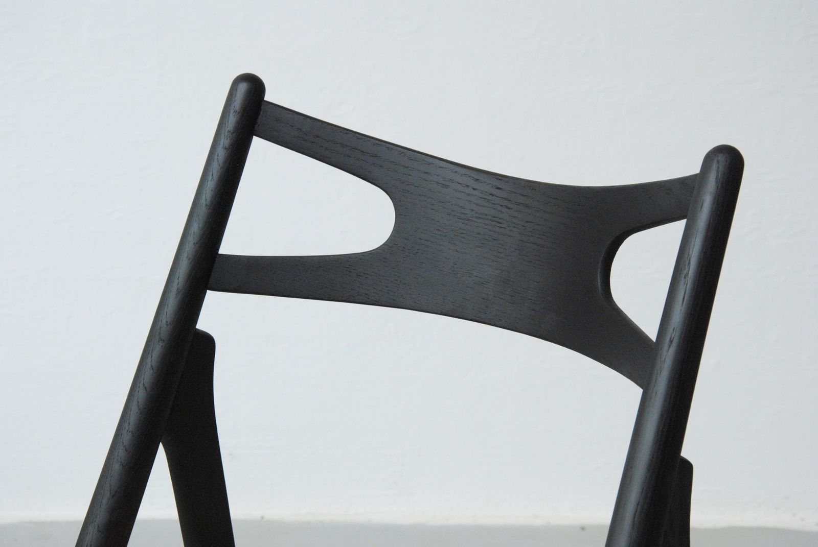 Set Of Two Fully Restored Danish Hans Wegner Sawbuck Chairs In Ebonized Oak 1950's photo vintage