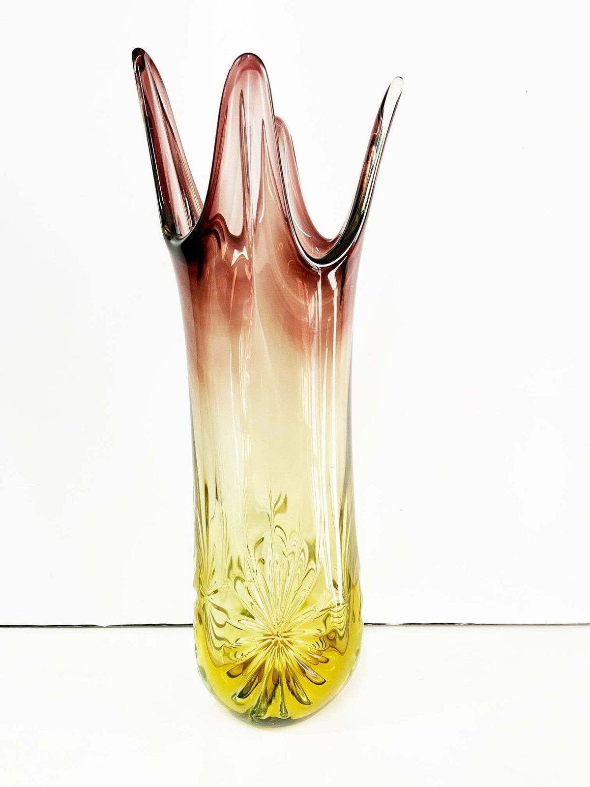Large Pointed Murano Vase Attr. Seguso 1960  Art