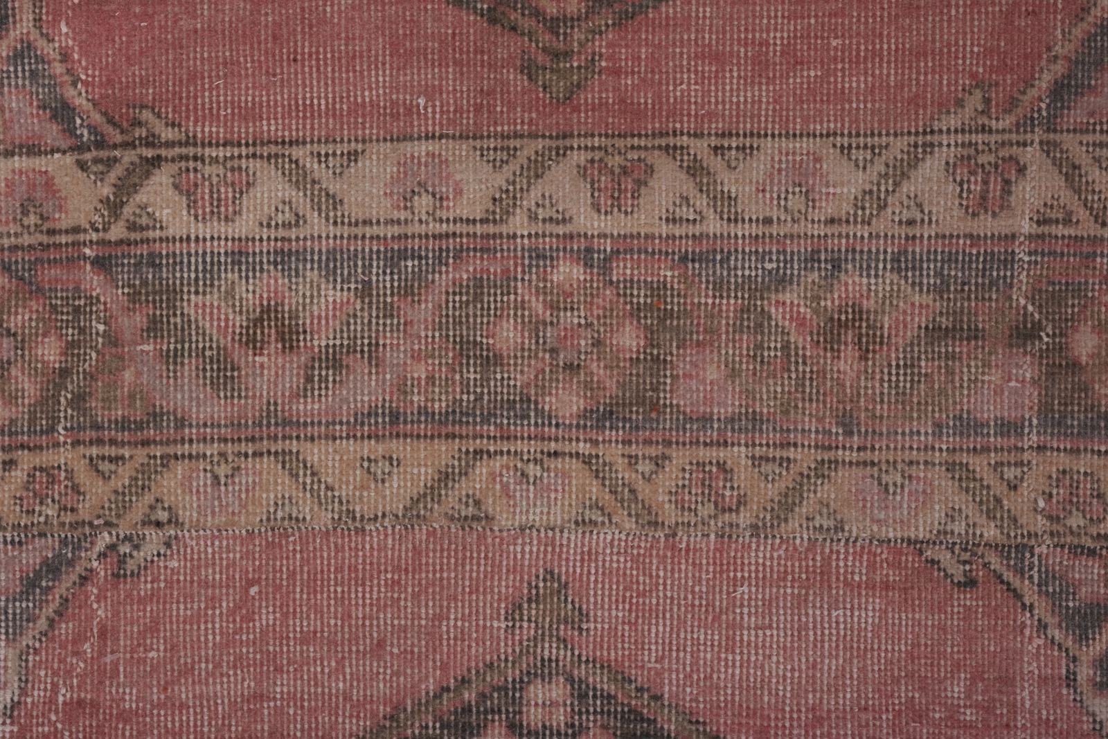 photo furniture Vintage Turkish Oushak Runner With Eclectic Mediterranean Style Long Runner