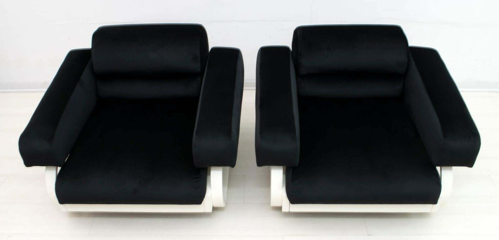 photo for sale Pair Of Mid Century Modern Italian Velvet Armchairs, 1960s