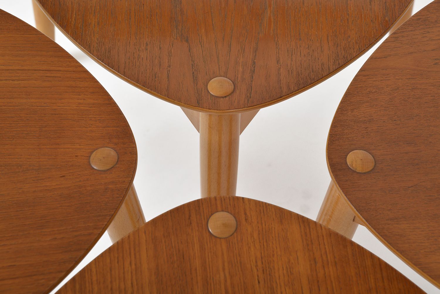 photo furniture 1950s Set 4 Fh4103 Heart Dining Chairs By Hans Wegner For Fritz Hansen Denmark