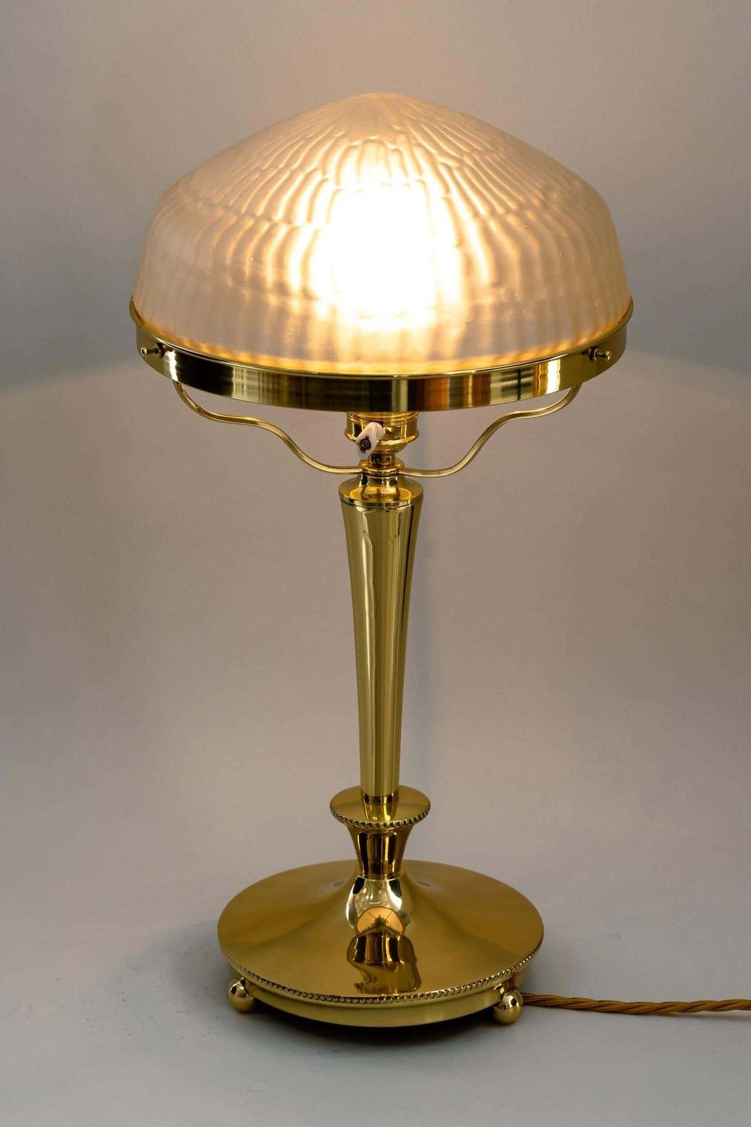 photo vinterior Art Deco Table Lamp With Original Glass Shade Around 1920s