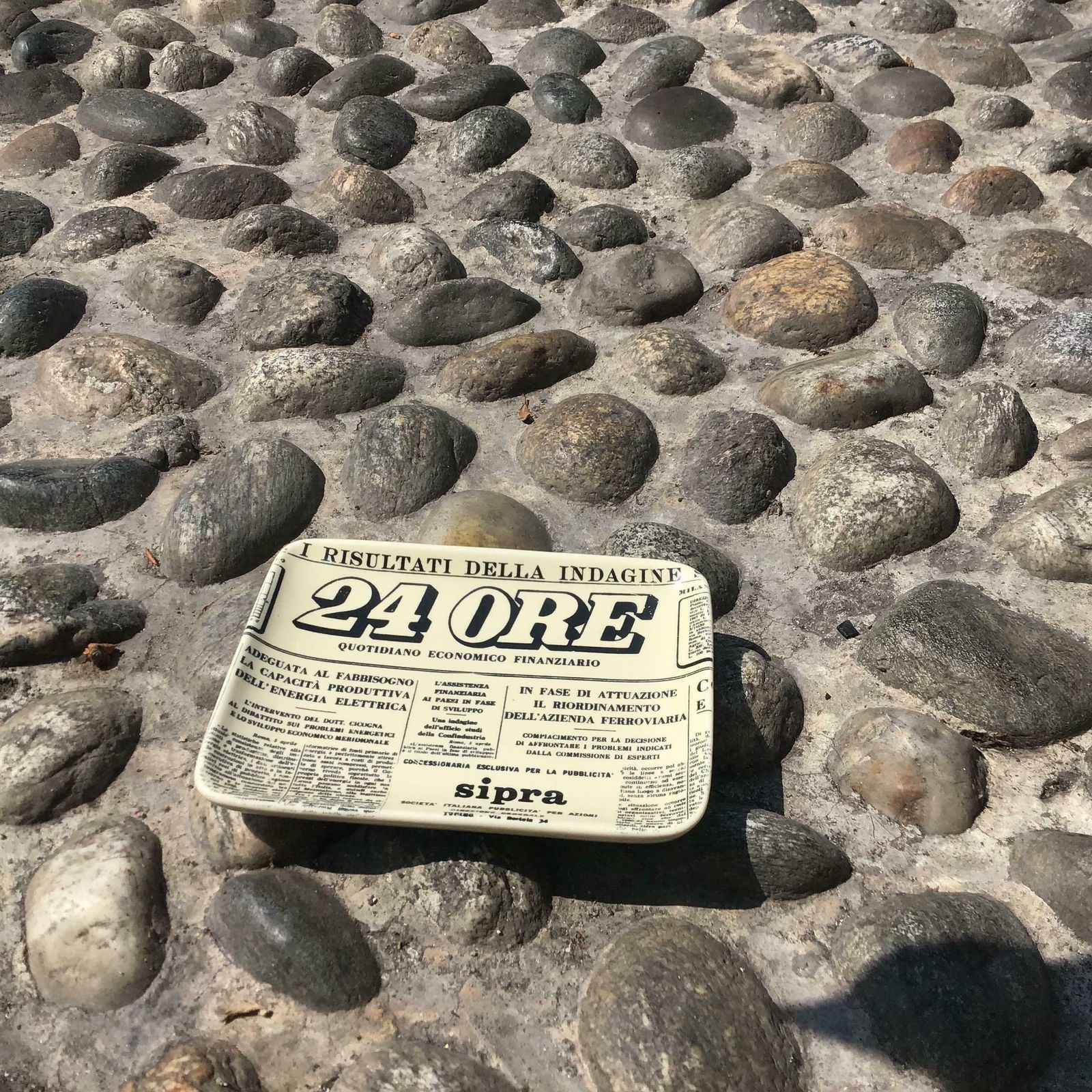Piero Fornasetti Ashtrays " 24 Hour Newspaper "Ceramic 1950s Italy photo for sale