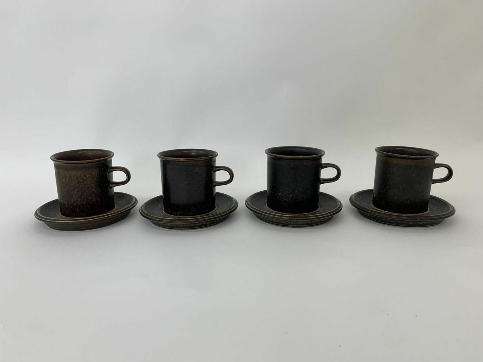 Set Van 4 Kopjes, Ulla Procope Voor Arabia Finland, Model 'Ruska' photo furniture