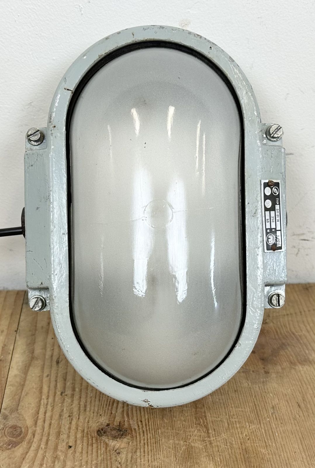 Industrial Cast Aluminium Wall Light With Milk Glass From Elektrosvit, 1970s, 8x photo Lighting