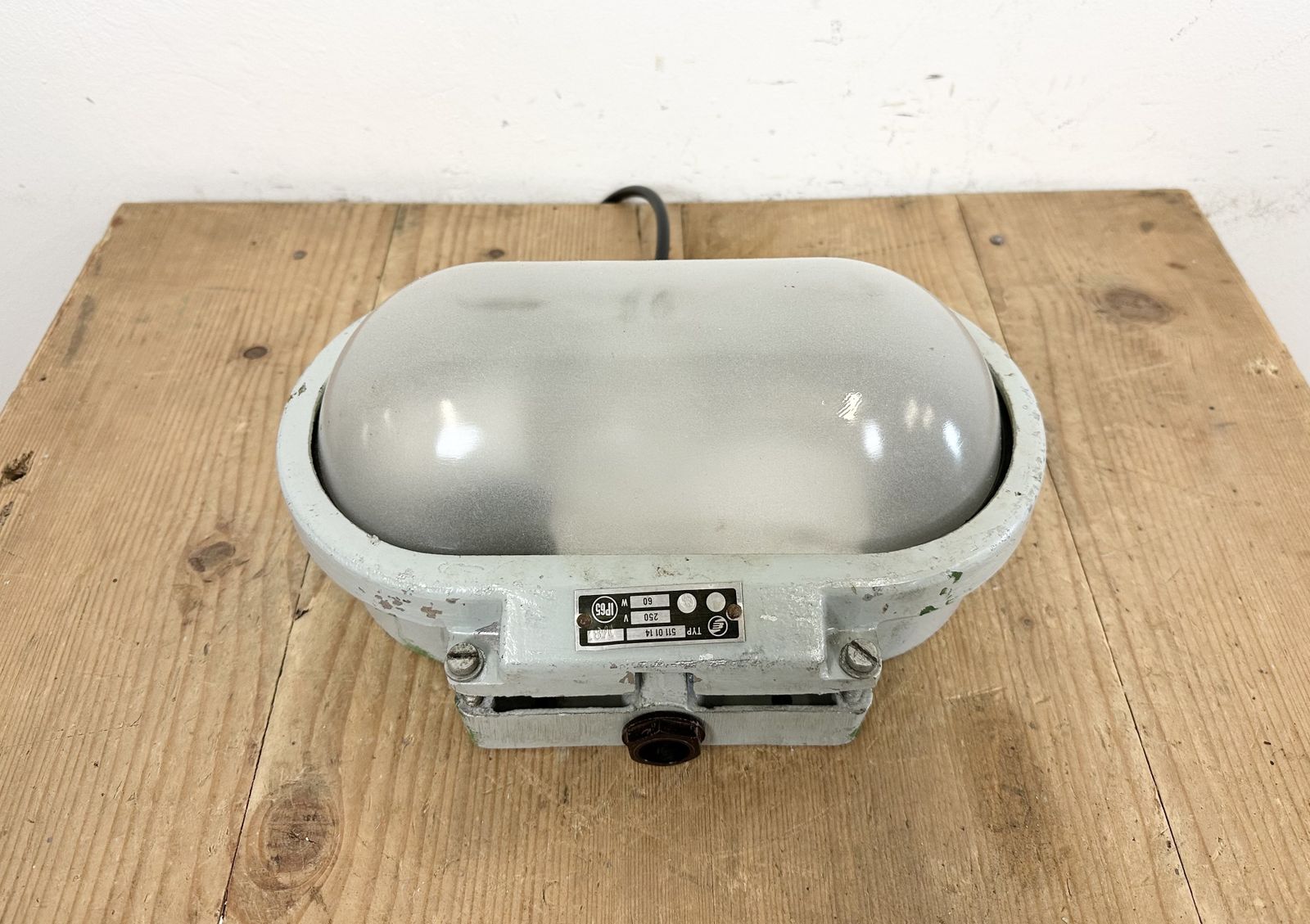 Lighting Industrial Cast Aluminium Wall Light With Milk Glass From Elektrosvit, 1970s, 8x photo