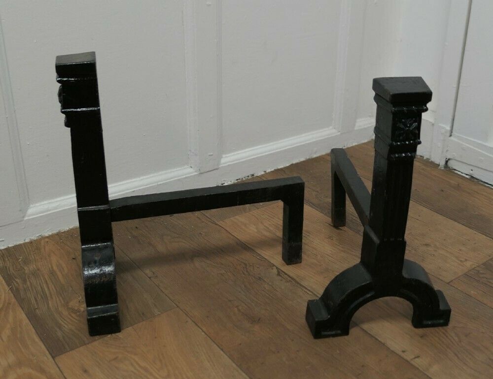 A Very Heavy Pair Of 19th Century Iron Andirons Or Fire Dogs photo vinterior