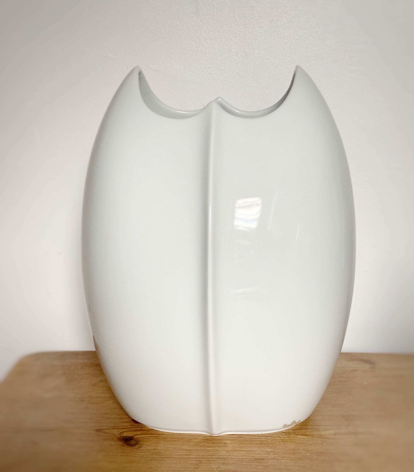 Elegant Lino Sabattini Vase For Rosenthal   Vintage Modernist Piece All White Decor photo Home Decor