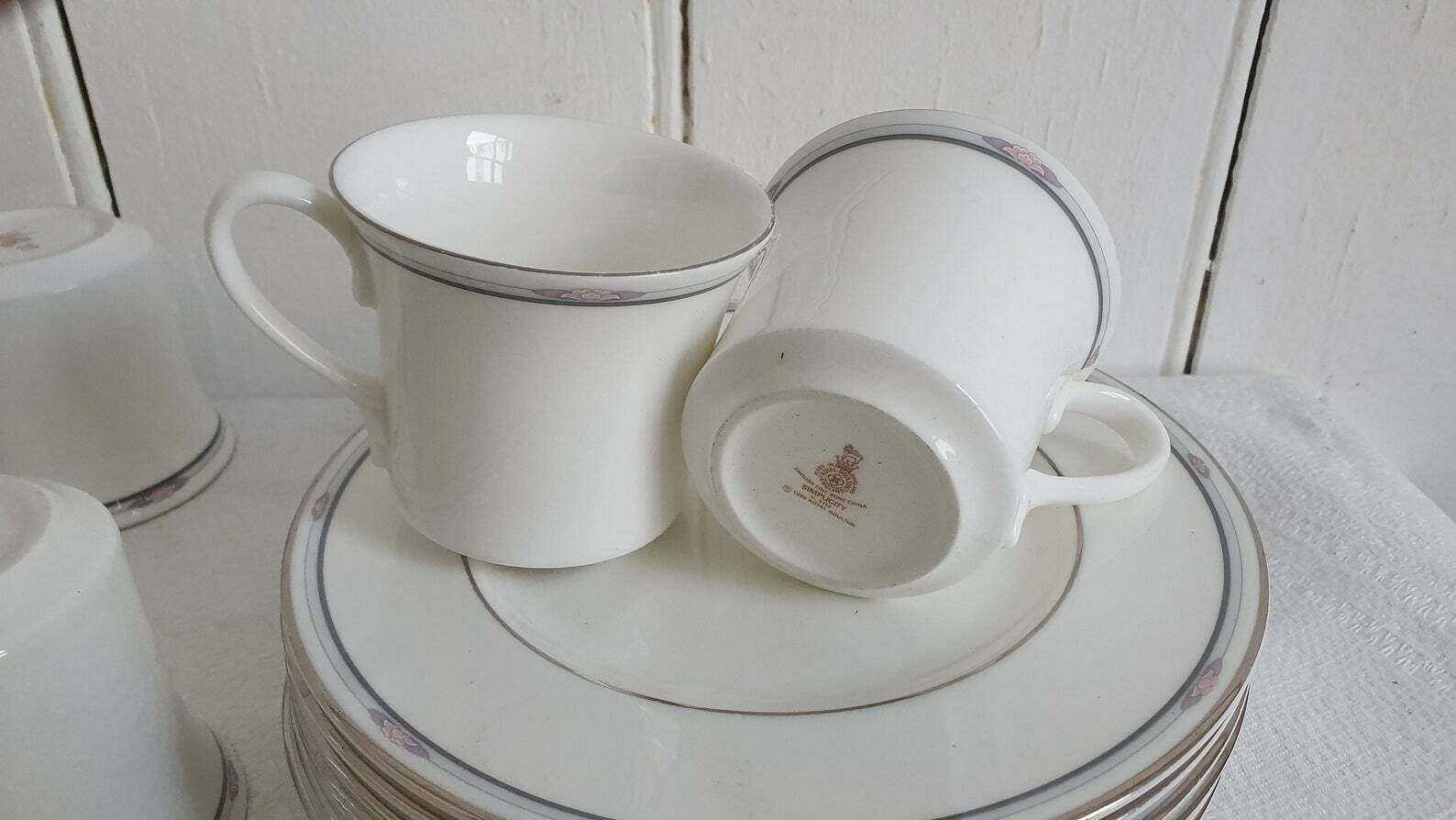 40 Piece Classic 80’s Chic Vintage Large Quality Royal Doulton ‘Simplicity’ Tea Coffee Service 8 Of Each Bone China photo buy