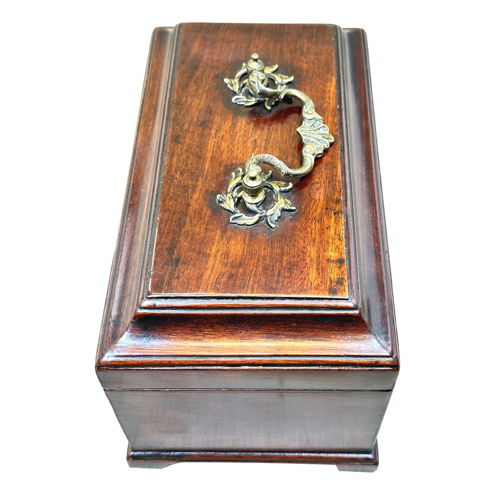 Georgian 18th Century Mahogany Tea Caddy (England, Circa 1760) photo furniture