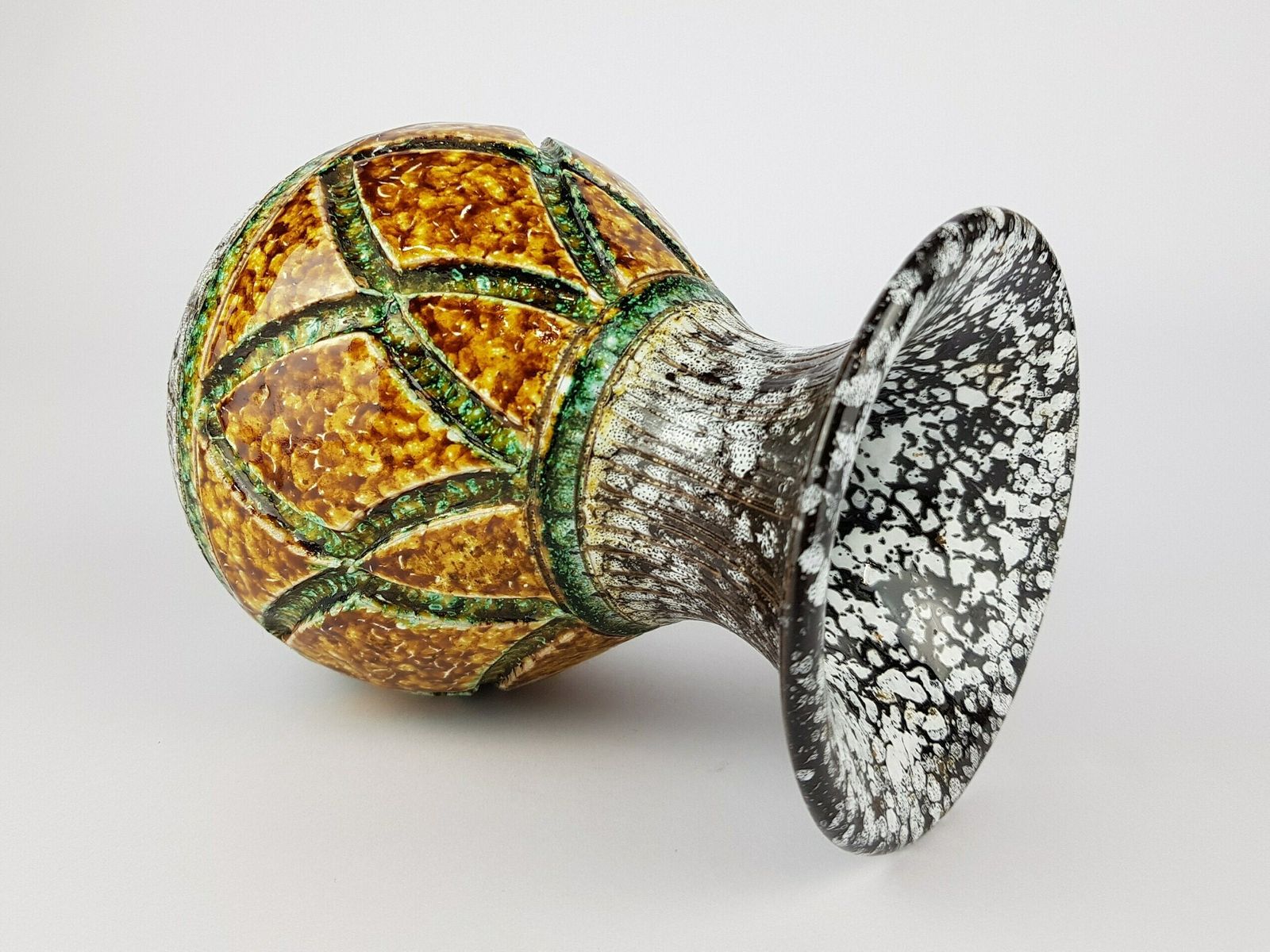 Vintage Nuovo Rinascimento Ceramiche Vase Black White Green And Yellow 1970s Italian Pottery photo Home Decor