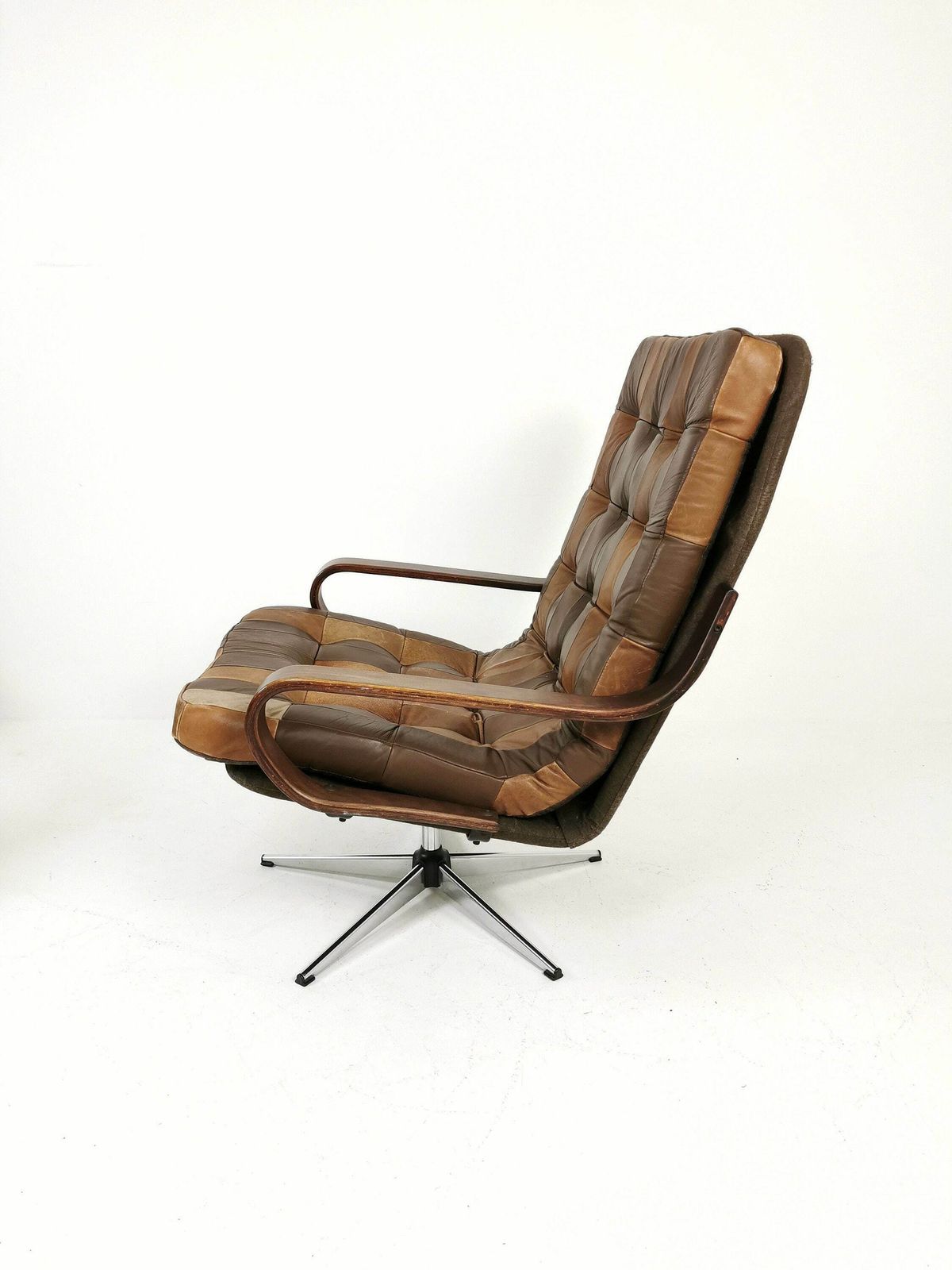 Norwegian Westnova High Brown Swivel Lounge Chairs Patchwork Leather, 1970s, Set Of 2 photo Furniture