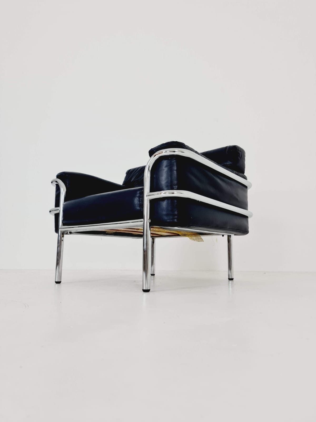 Bauhaus  Style Of Cassia Lc2 Style Armchair, 1980s photo buy