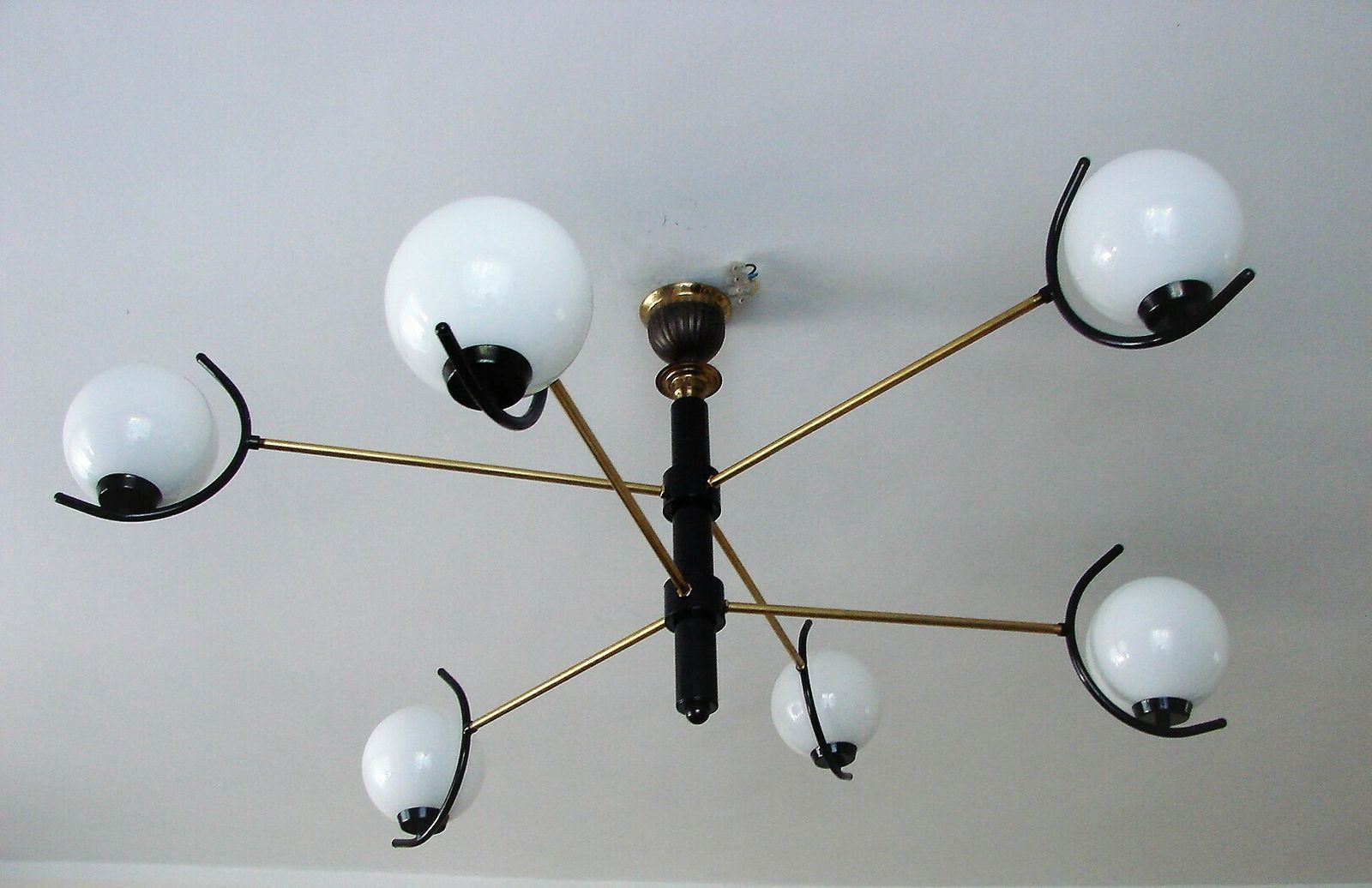 A Chandelier In The Style Of Stilnovo, 1960s. photo 699.0