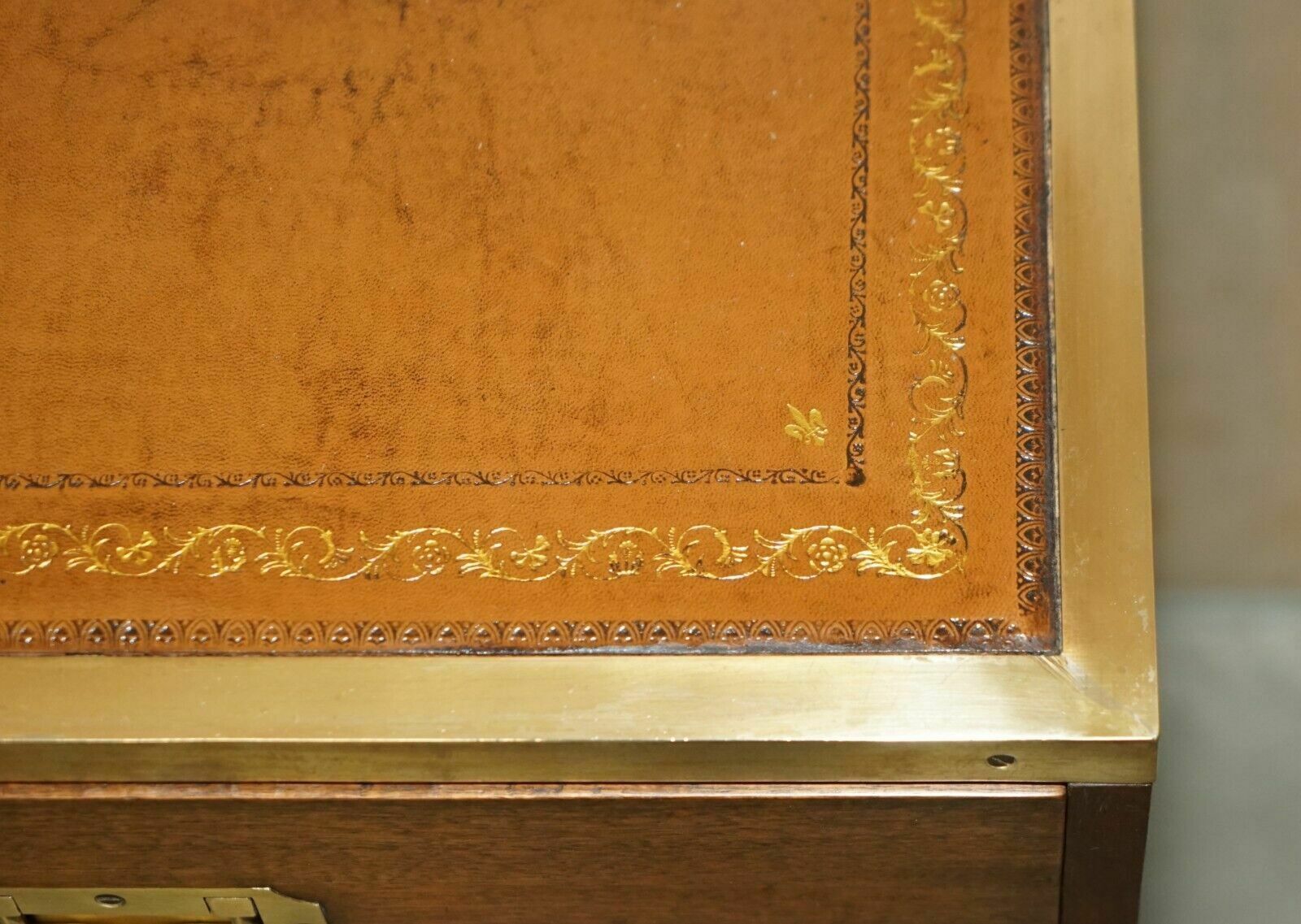 photo vintage Fully Restored Harrods Kennedy Military Campaign Side End Table Drawers Leather