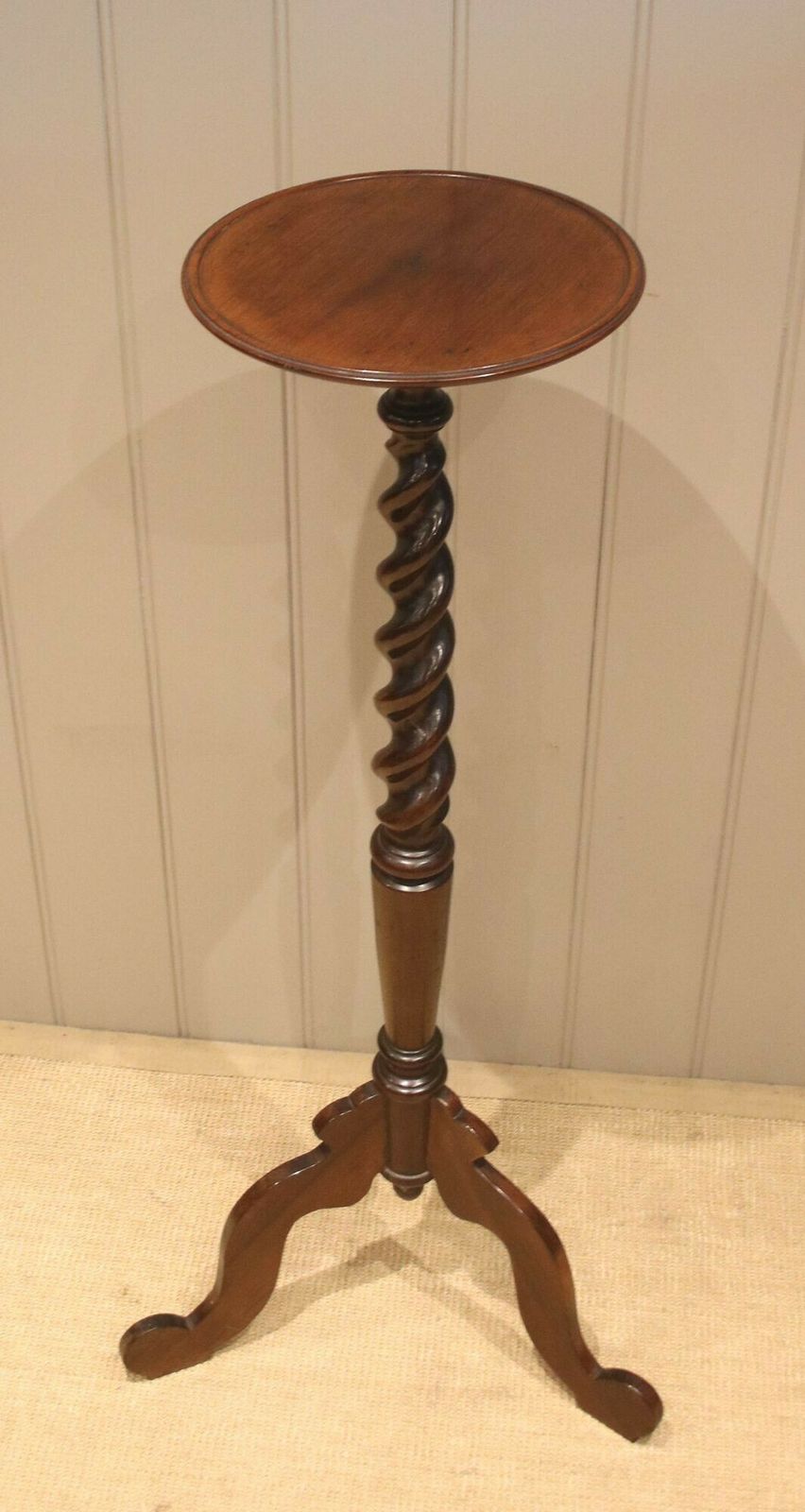 Late 19th Century Walnut Jardiniere Stand