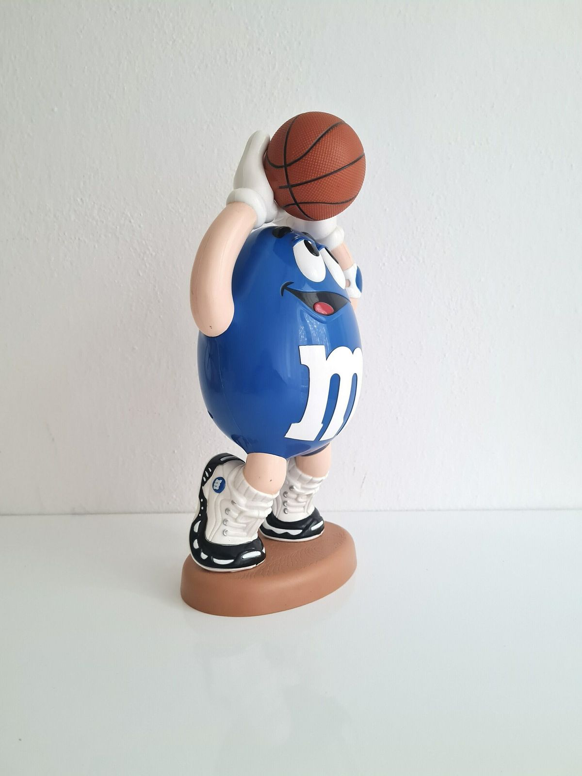 Vintage Big Blue M&Ms Candy Dispenser Basketball Rare Plastic Figure photo Home Decor
