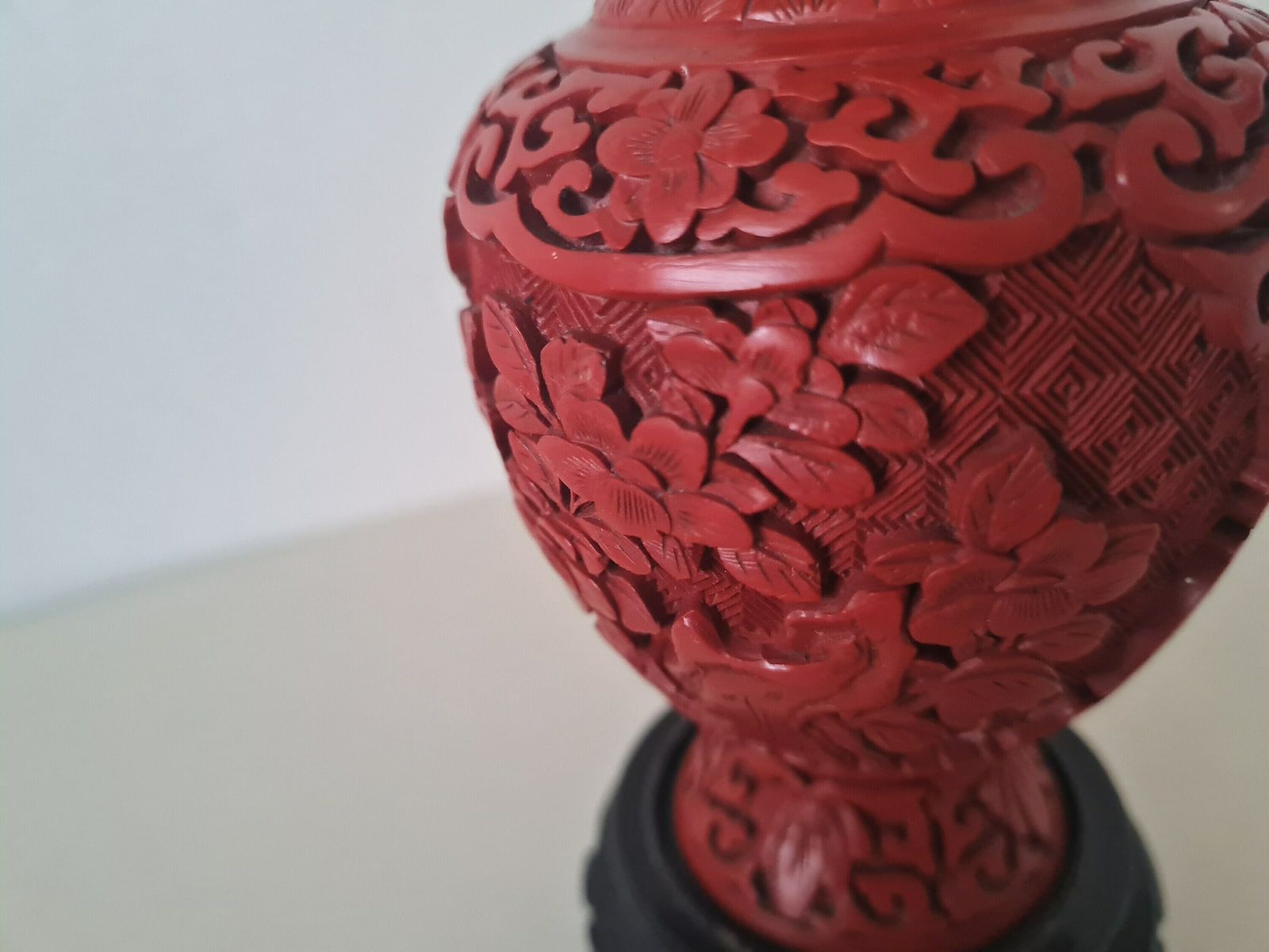 Chinese Cinnabar Lacquer Vase Varnish Carving Chinese Collectible photo vintage