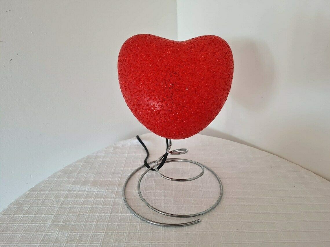 Vintage Pop Art Y2k Heart Lamp Lovely Accent Lamp photo vinterior