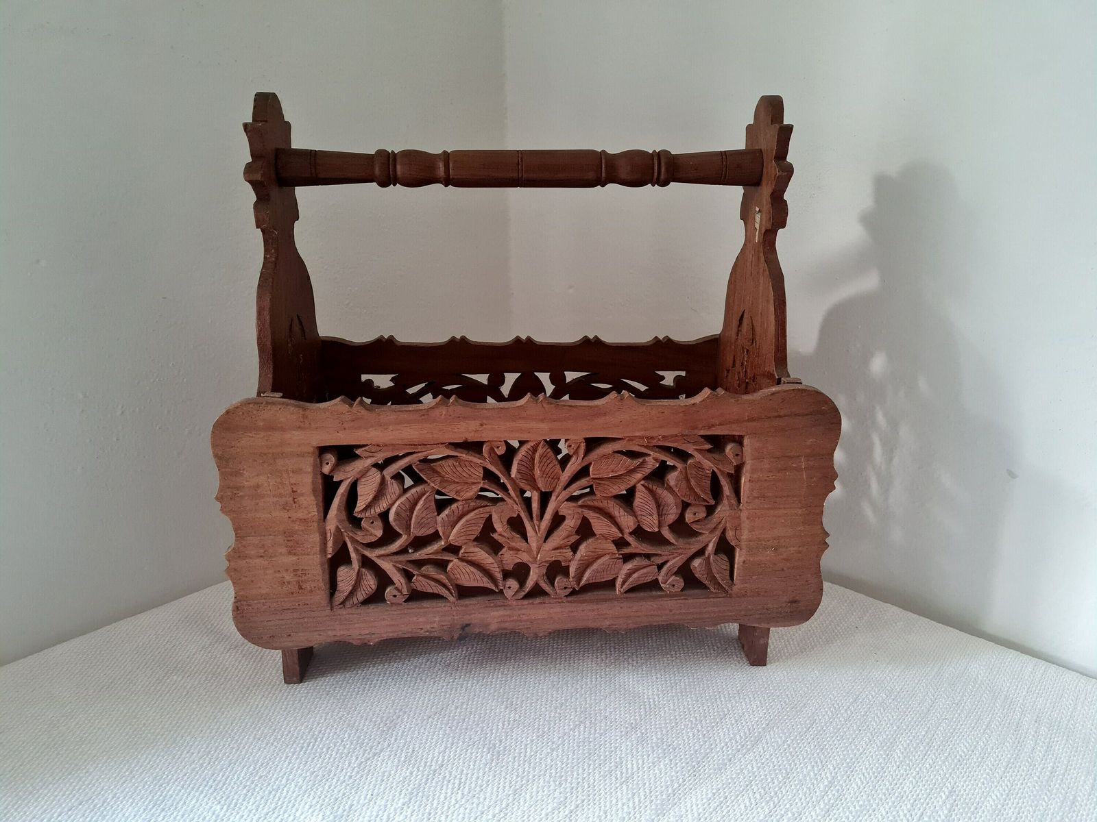 Vintage Mid Century Houten Handgemaakt Gesneden Tijdschriftenhouder Jaren 80 photo Woonaccessoires