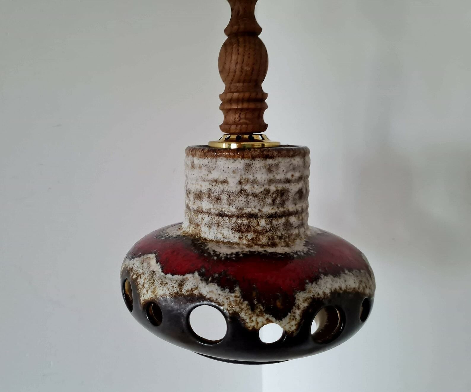 photo furniture Vintage Hanglamp – één Van Twee – Met Houten En Messing Armatuur, Handgemaakt Fat Lava, Herda, Ddr Design, Jaren 70
