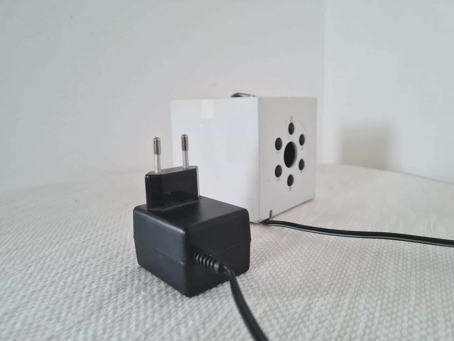 photo furniture Vintage Digital Alarm Clock Projector With Thermometer