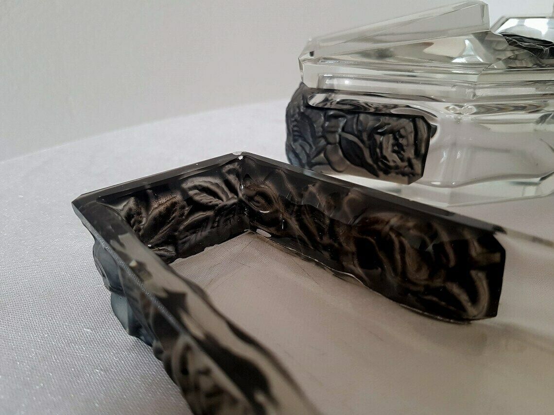 photo furniture Collectible Bohemian Czech Art Deco Robert Richter Glass Vanity Set 4 Pieces Jablonec Nad Nissou (Gablonz) Ca. 1930
