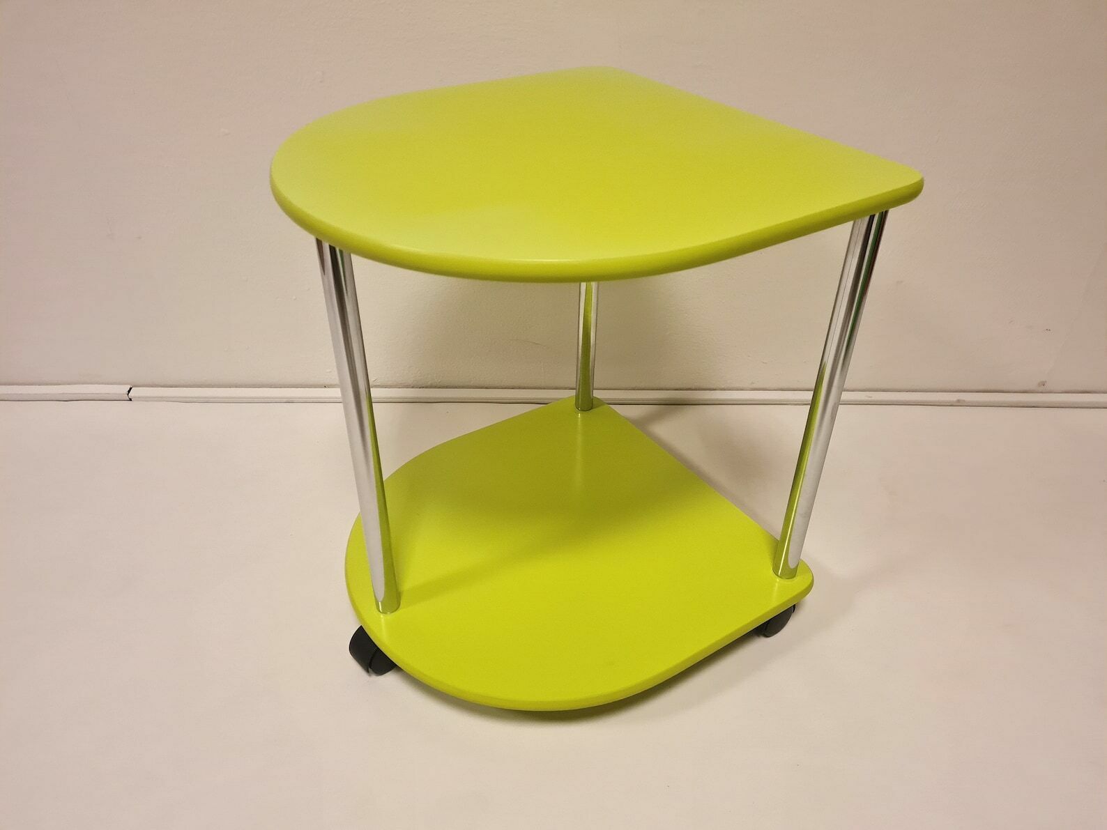 Vintage Pop Art Memphis Milano Style Table On Wheels photo vinterior