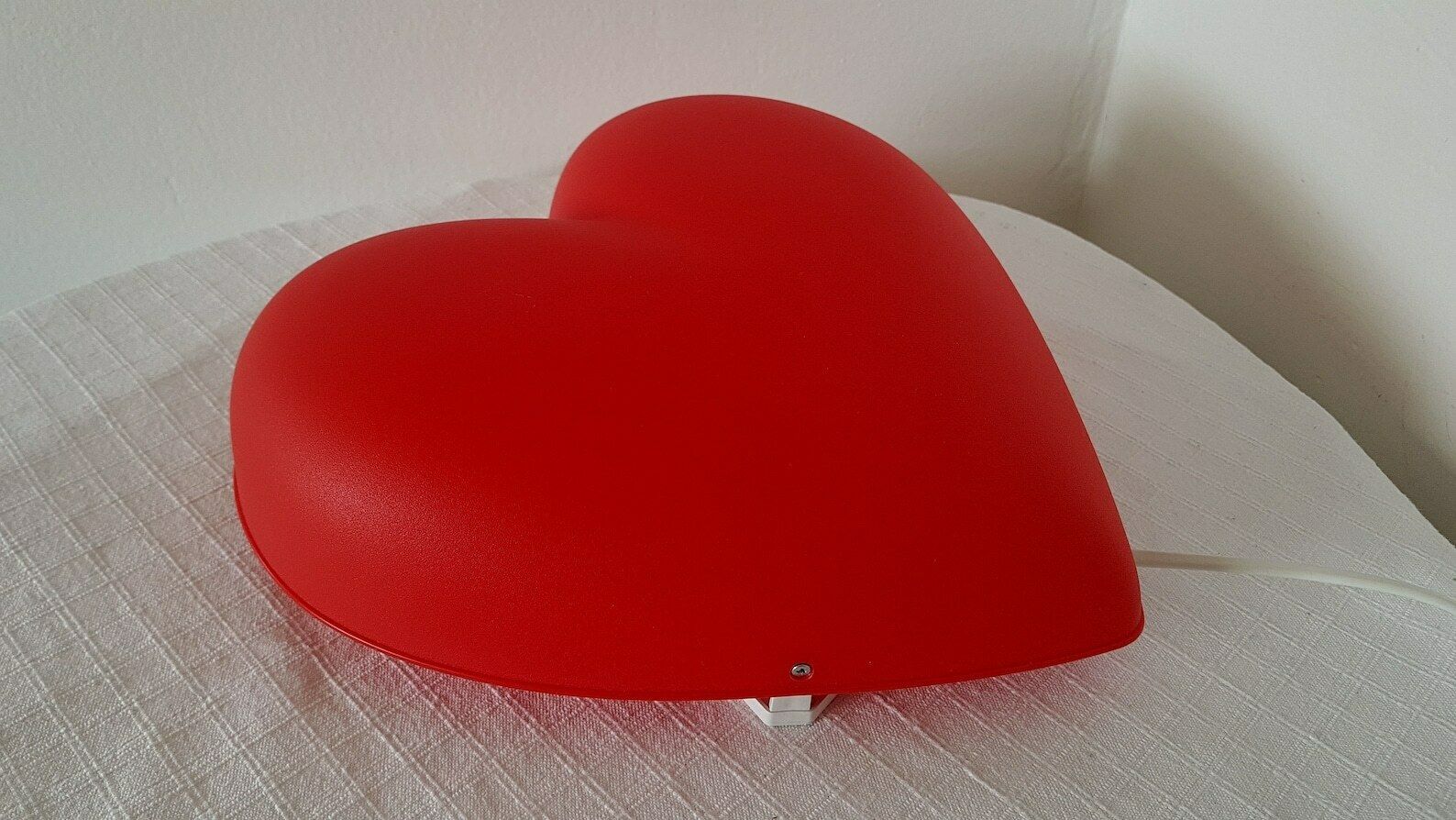 Vintage Pop Art Heart Wall Lamp Ikea Lovely Accent Lamp Plastic Heart photo for sale