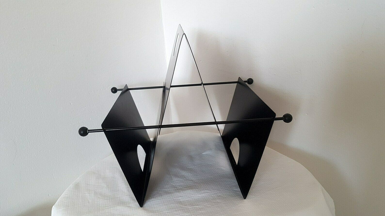 Vintage Memphis Milano Tijdperk Zwart Tijdschriften /Vinylrek Italiaans Postmodern Sottsass Stijl photo furniture