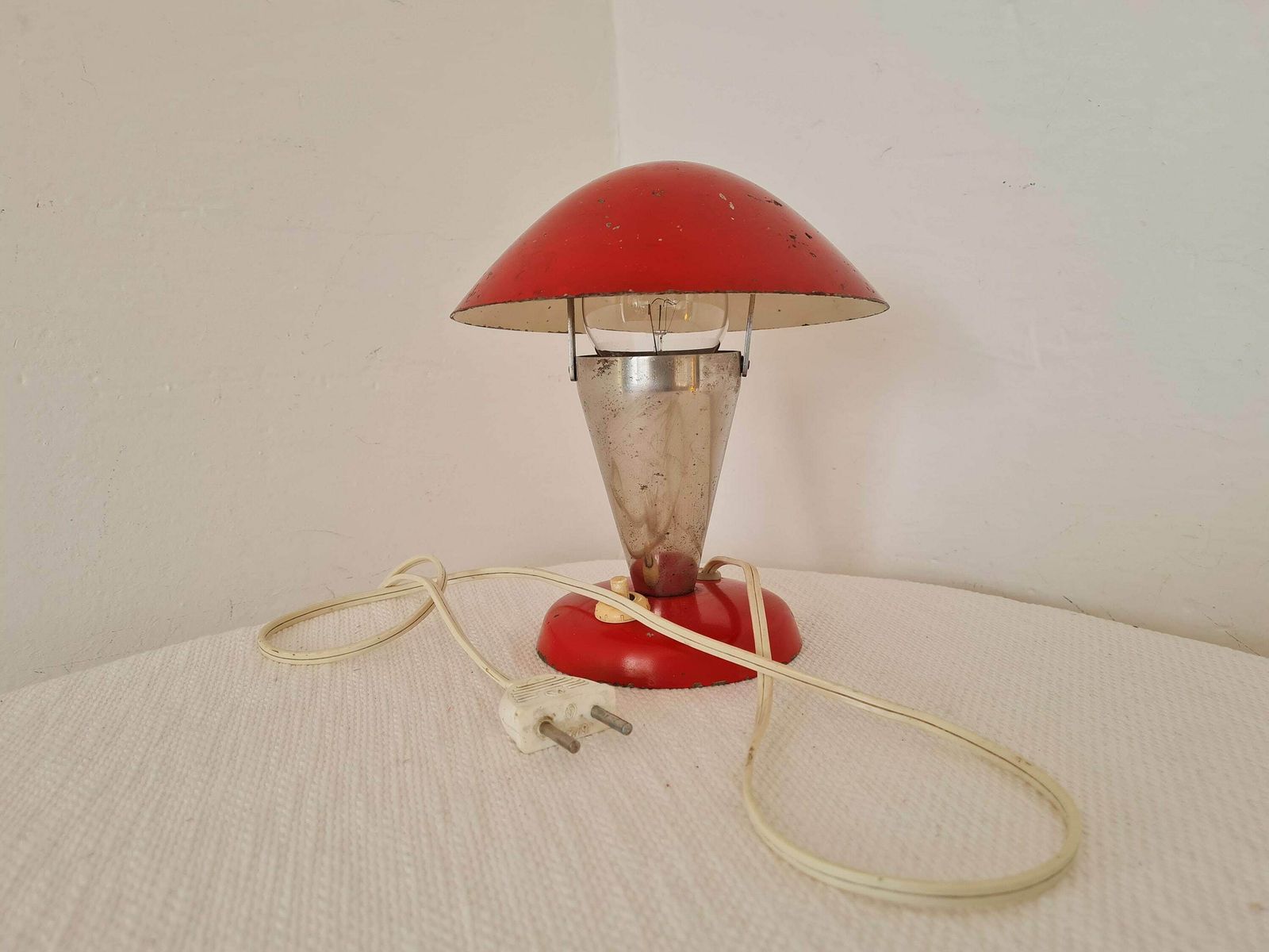 Vintage Paddenstoel Art Deco Tafellamp Van Josef Hurka Voor Napako – Tsjechoslowaakse Bauhaus Tafellamp photo furniture
