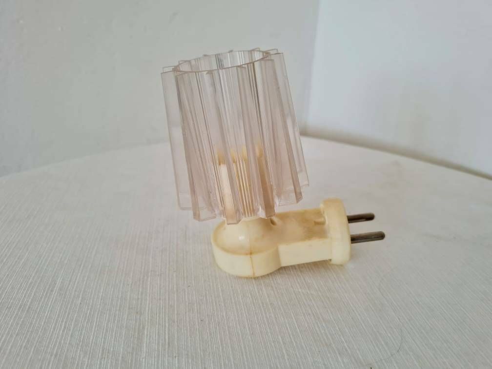 Vintage Mid-Century nachtlamp met 3 verwisselbare kappen. Creëert een bijzondere sfeer in huis. photo 110.0