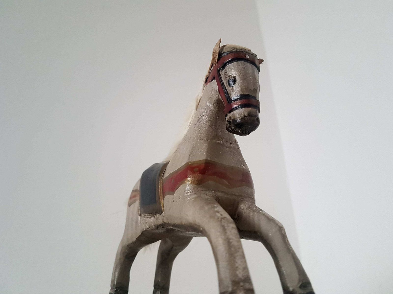 Retro Antique Rocking Horse Toy Decorativ For The Table Hand Carved Wooden Christmas Ornaments Old World Christmas Tree Holiday Decor photo vinterior