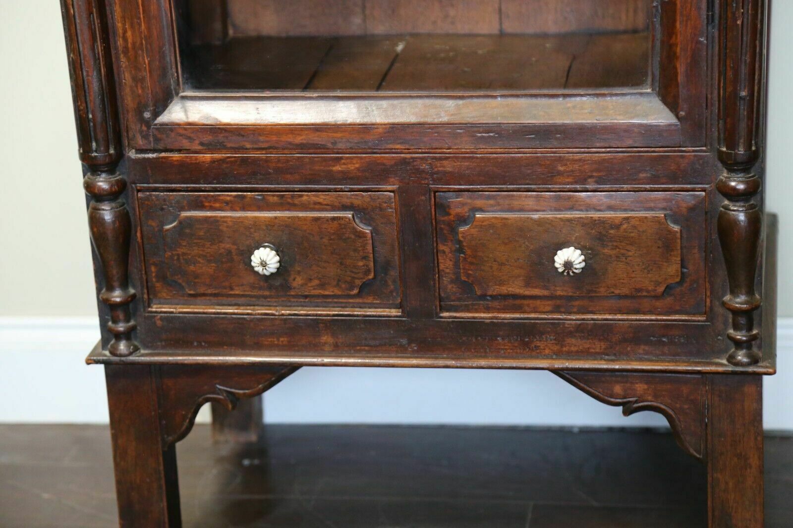 photo furniture Early 19th Century Mahogany Cabinet / Country House