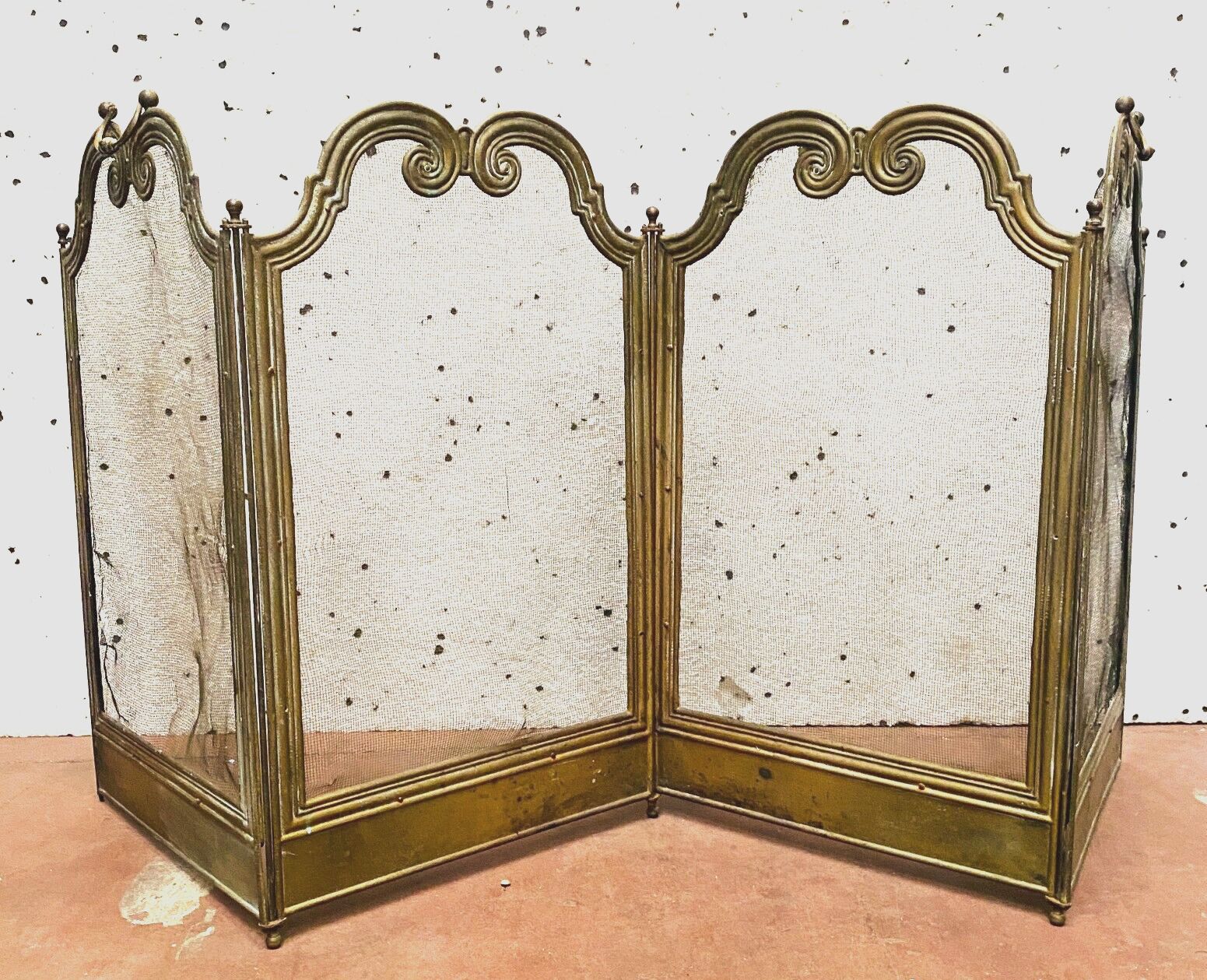 Spark Screen Has Four Sheets In Brass And Braided Mesh XX Century