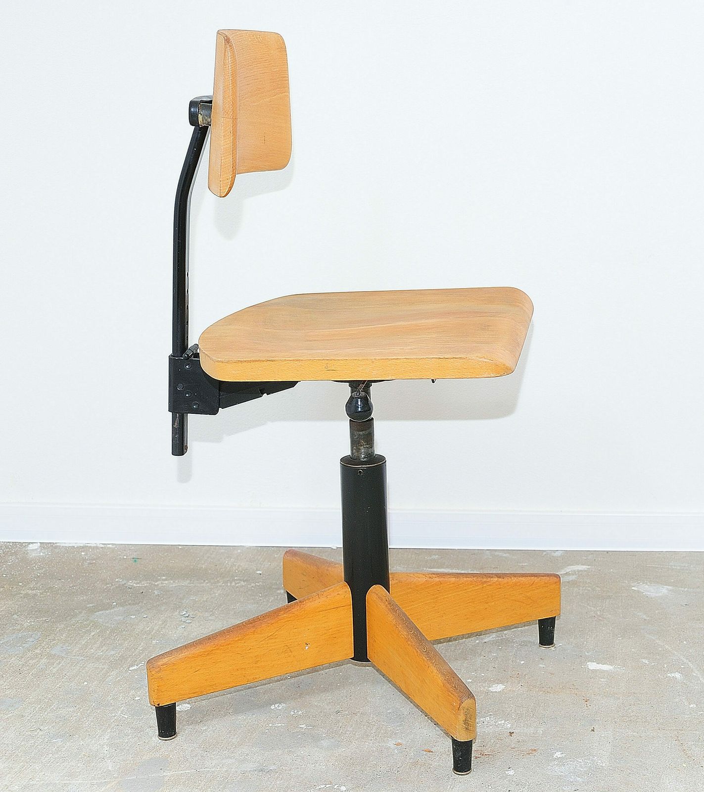 Vintage Swivel Office Chair Kovona, Czechoslovakia 1970´S photo Furniture