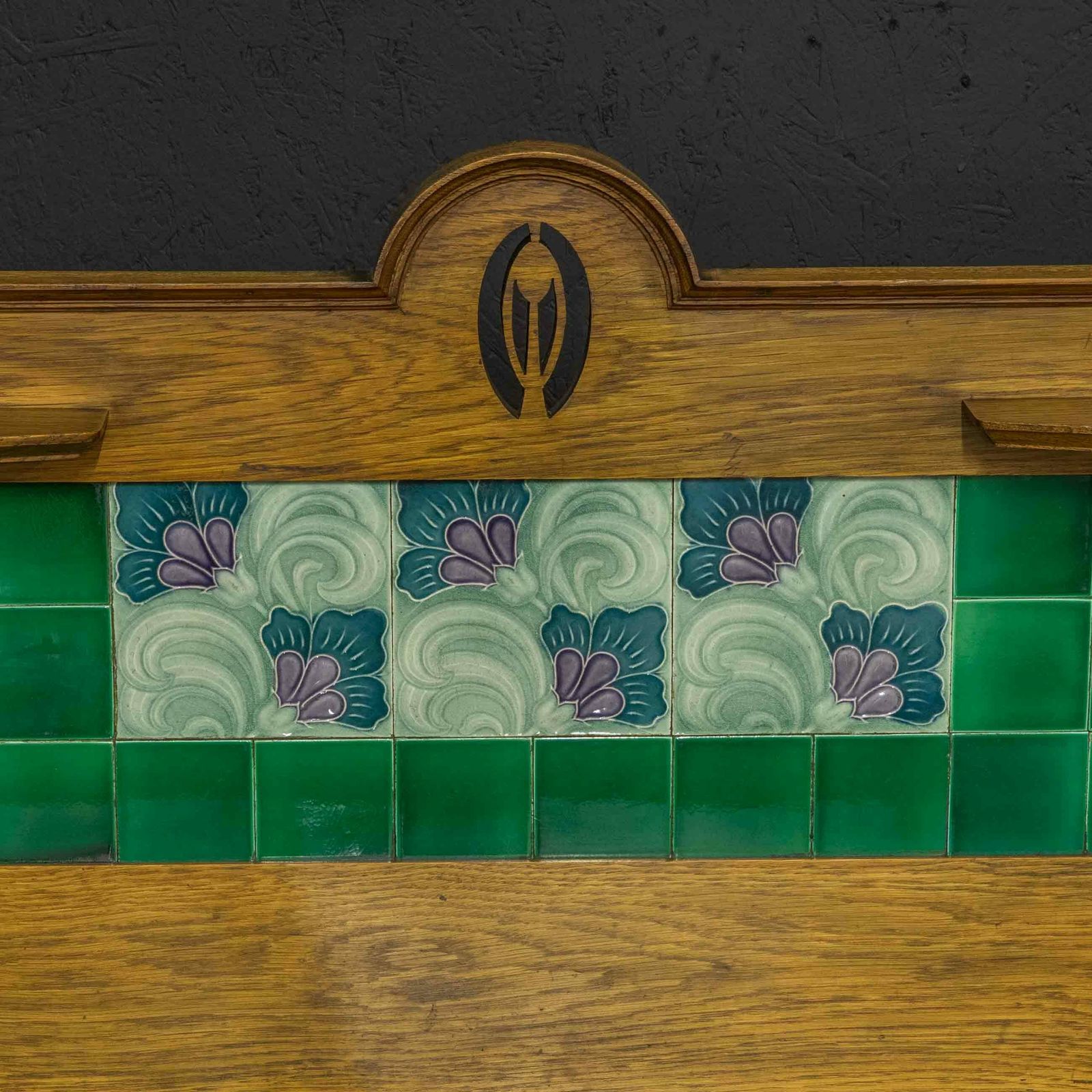 photo furniture Edwardian Satin Walnut Washstand