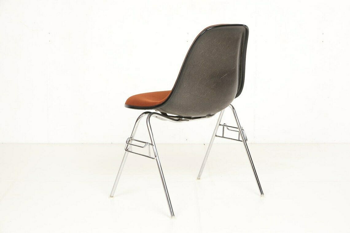 Chair Herman Miller, Stackable, Fiberglass Shell, Upholstered, Set Of 4. A Total Of 9 Pieces Available photo vinterior