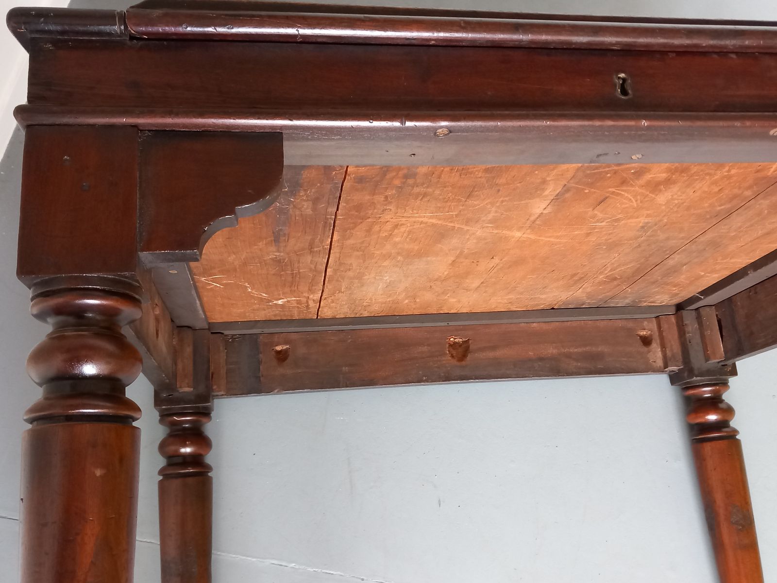 Mahogany Clarks Desk, 19th Century photo vinterior