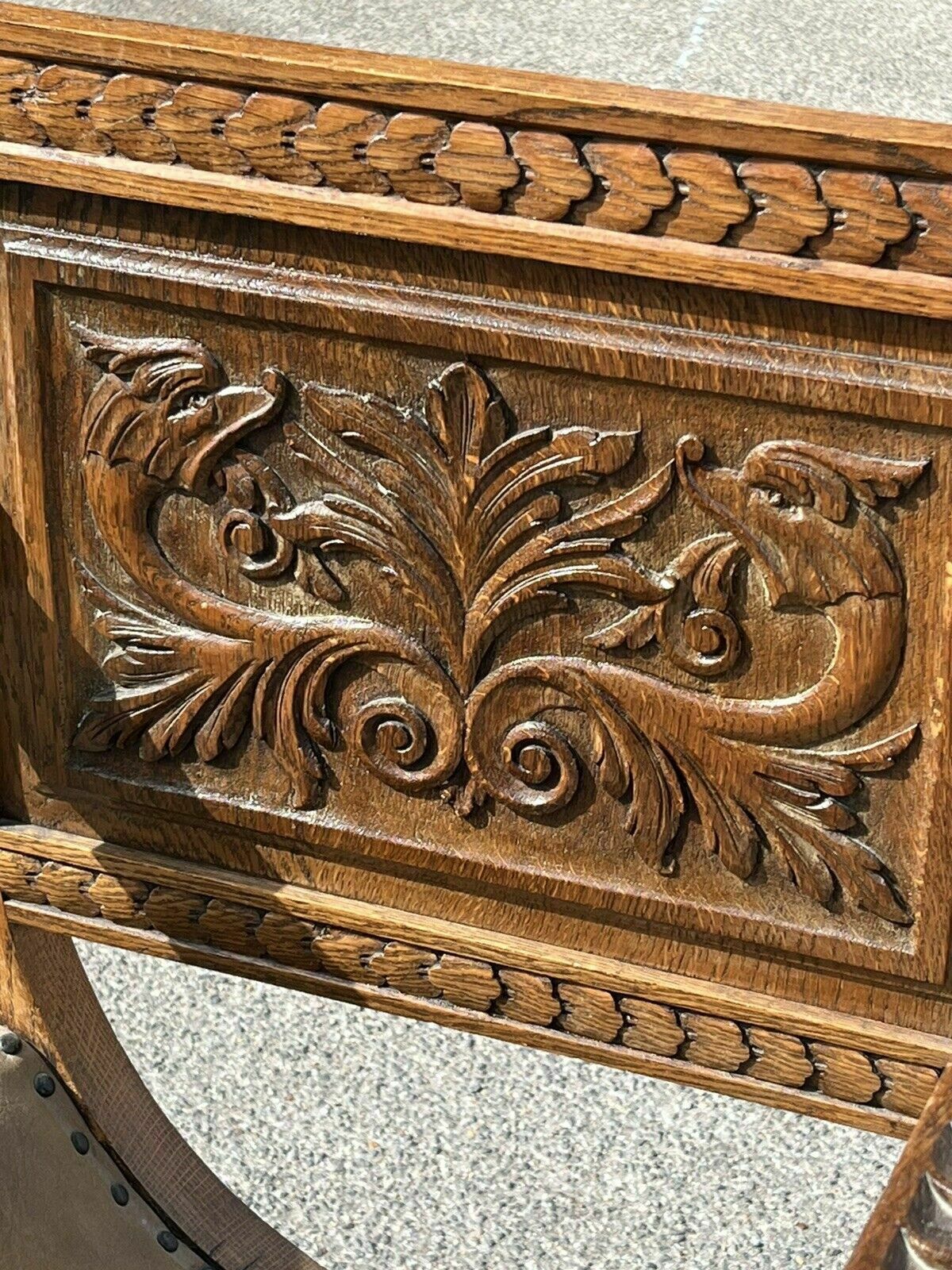 Antique Carved Oak Chair, With Carved Lion Heads Decoration photo Furniture