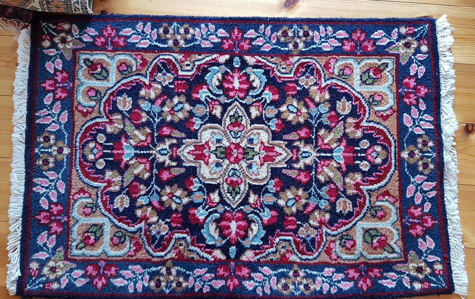 Small Handknotted Rug With Floral Rose Design, Floral Turkish Carpet Cas7 photo vinterior