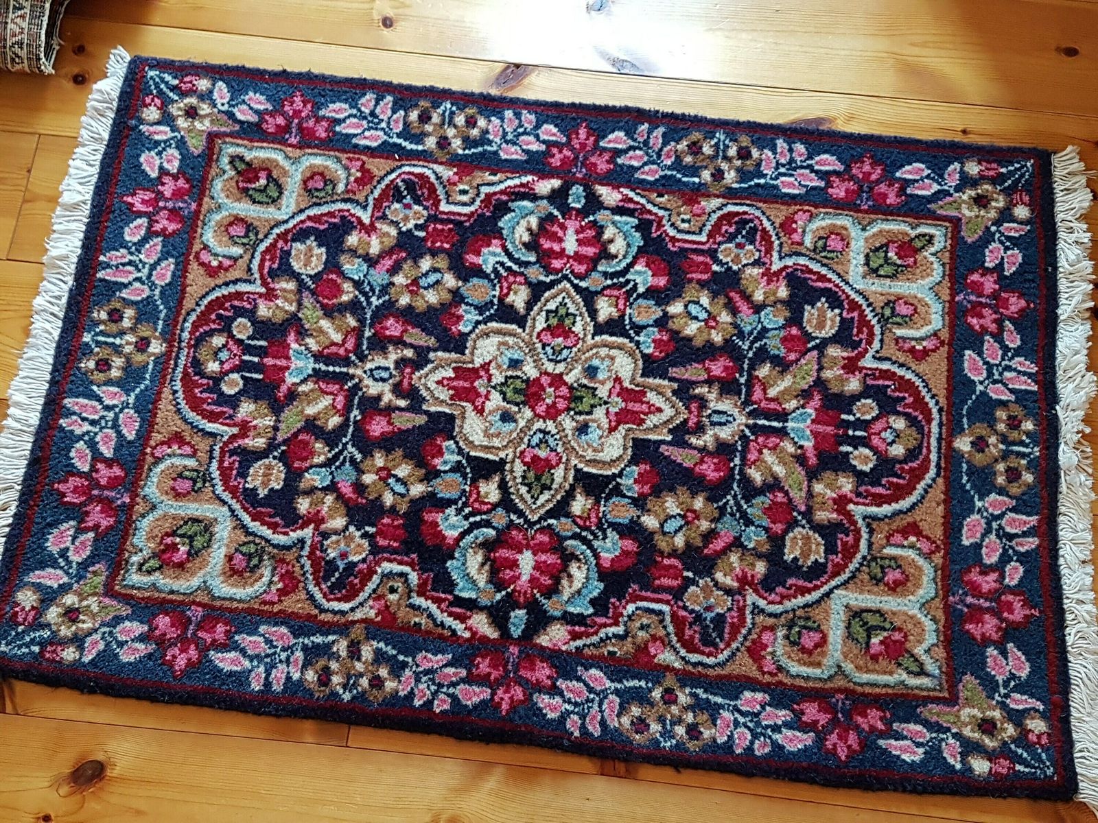 Small Handknotted Rug With Floral Rose Design, Floral Turkish Carpet Cas7 photo buy