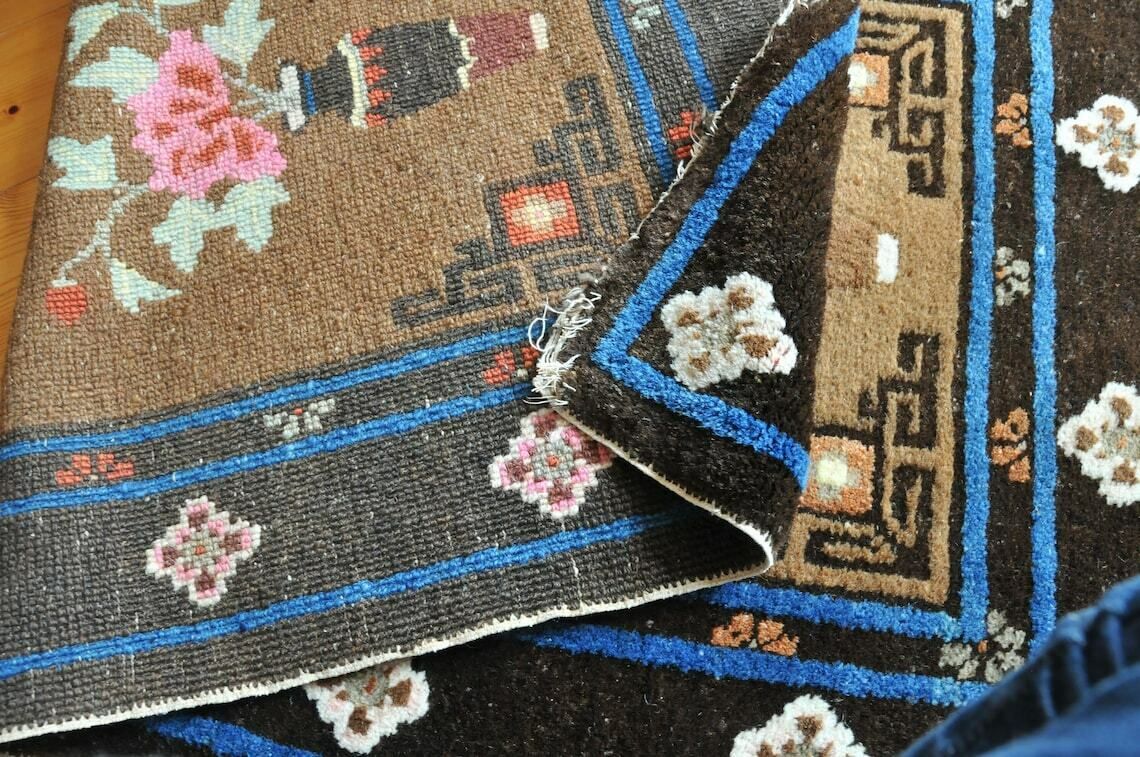 photo furniture Vintage Chinese Art Deco Rug In Blue And Brown / Small Antique Peking Bathroom And Bedroom Rug Mat Cas139