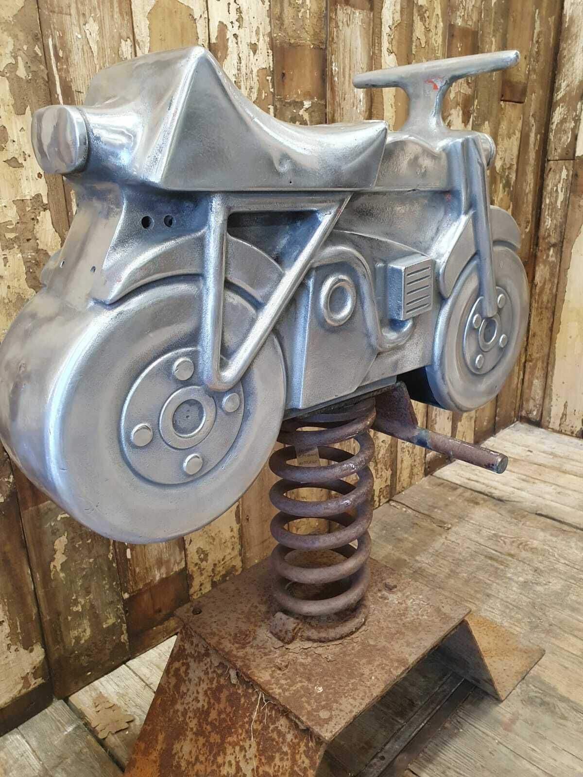 Polished Playground Motorbike photo vinterior